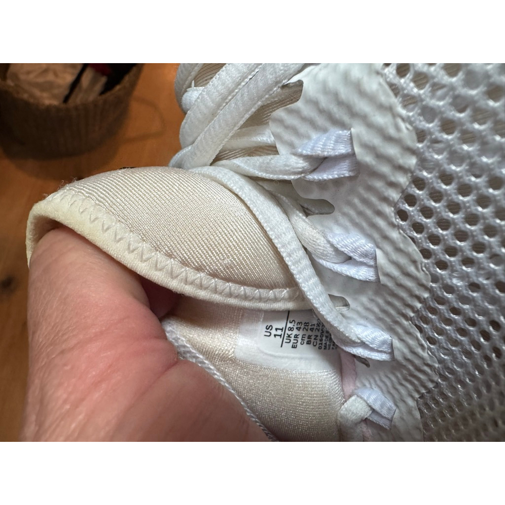 Women's Nike Tennis Shoes Size 11 White/Pink - Picture 3 of 7